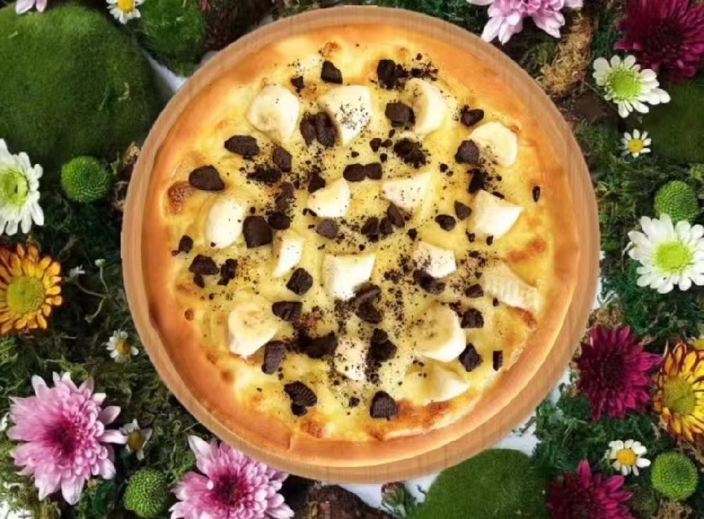 春季限定款披萨—奥蕉黑森林